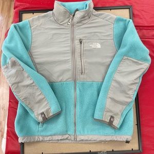 Woman’s north face jackets size Large . Good condition